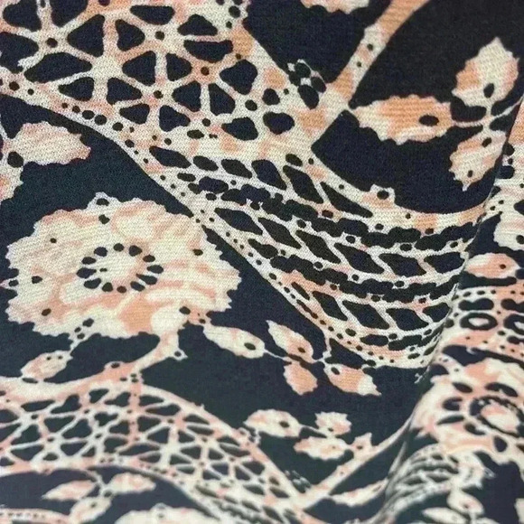 London Time’s women’s size 8 beautiful summer dress. Gorgeous print. - Picture 8 of 10